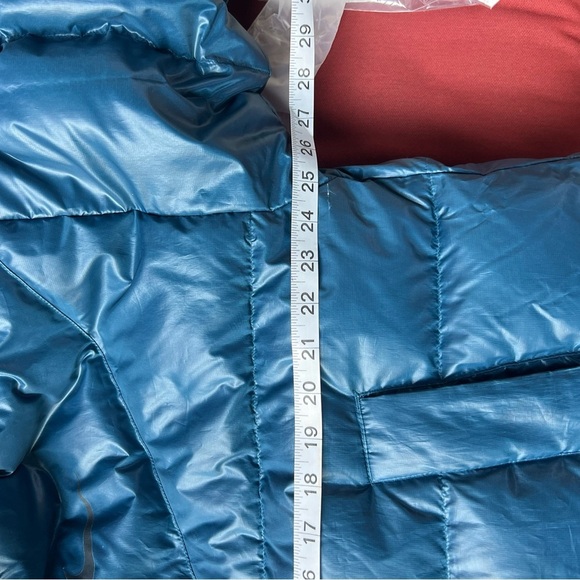 Nike Blue and Green Puffer Jacket Down-Fill Zip Loose Fit CU5813-460 - Picture 5 of 7